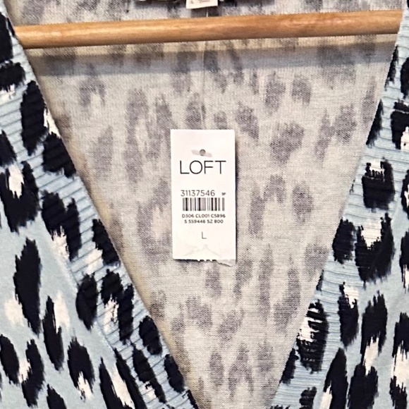 Animal Print V neck Cardigan - Picture 2 of 2